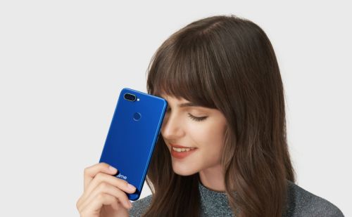 Mesterséges intelligenciára épülő duál kamera dolgozik a Realme 2 Pro okostelefonban