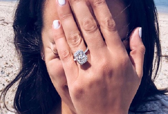 Így mutatta meg eljegyzési gyűrűjét Lea Michele