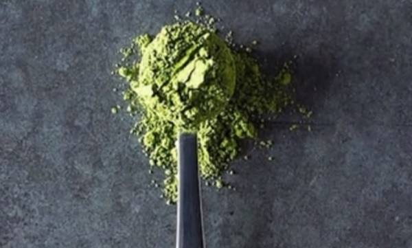 A macha zöld tea por arcpakoláshoz is kitűnően használható
