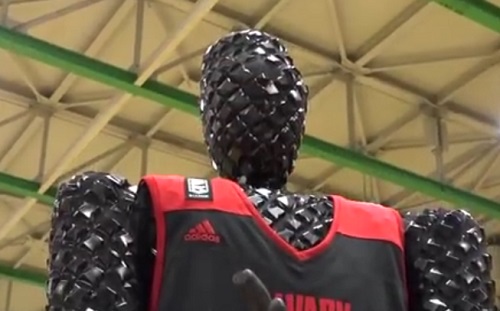 Százszázalékos pontossággal céloz a robot kosaras