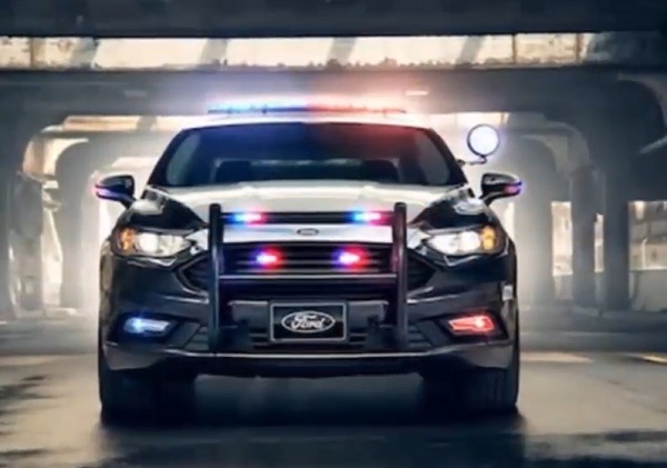 Olyan, ak&aacute;r egy &aacute;tlagos Ford, de sokkal t&ouml;bbet tud