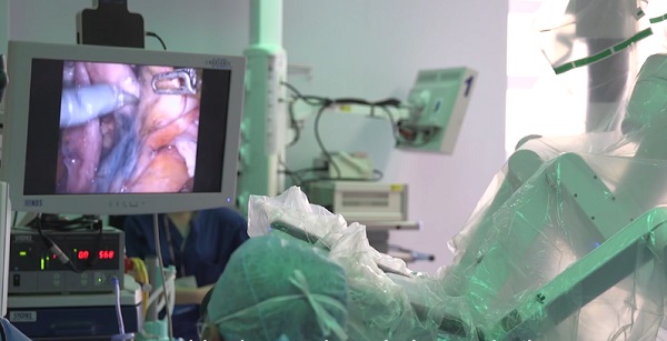 A robotikus kar sokkal precízebb mozdulatokat is elvégez műtét közben, mint az ember