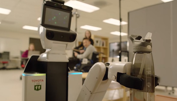 Mesterséges intelligencia: a robot képes ügyesen megfogni a dolgokat