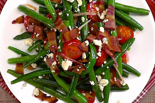 Könnyed, finom és különleges a zöldbab saláta balzsamecetes öntettel
