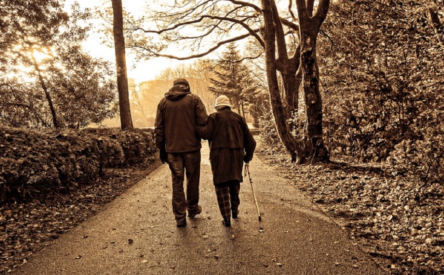 Manaps&aacute;g a mesters&eacute;ges intelligencia sokat tud seg&iacute;teni a vakoknak t&aacute;j&eacute;koz&oacute;dni