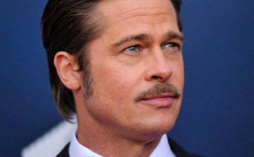 Brad Pitt minden héten terápiára jár