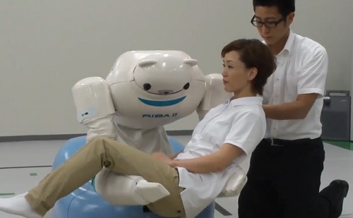 Japán már fejleszti az idősgondozó robotokat