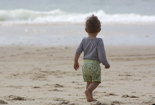 Védeni kell a baba bőrét a melegben 