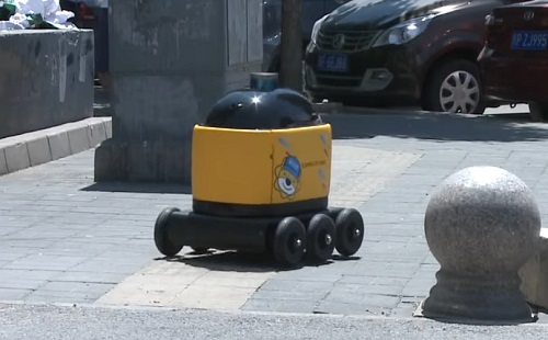 Kis, kompakt robotfutár viszi a csomagokat Kínában