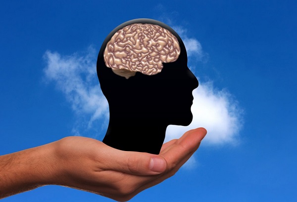 Az agyműt&eacute;tek pontoss&aacute;ga ter&eacute;n a robotoknak nagy haszn&aacute;t veszik az orvosok