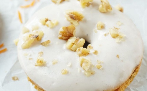 Répás fánk sajtkrémes mázzal – igazi vegán süti!