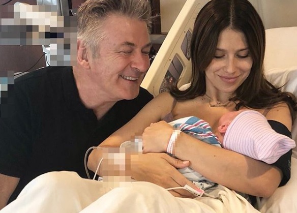 Alec és Hilaria Baldwin a kisfiukkal