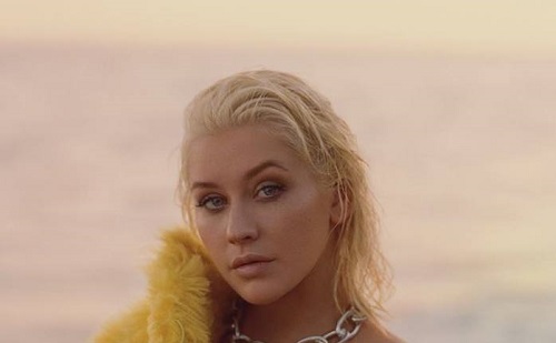 Christina Aguilera ismét kés alá feküdt