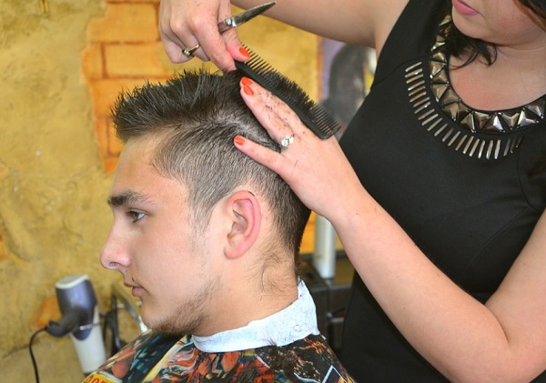 A Google Duplex MI szoftvere a fodr&aacute;szhoz is foglal helyet