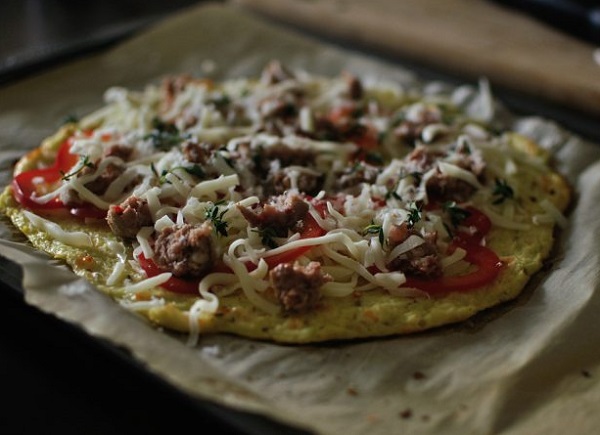 Karfiolos pizza finom alappal, választható feltételekkel