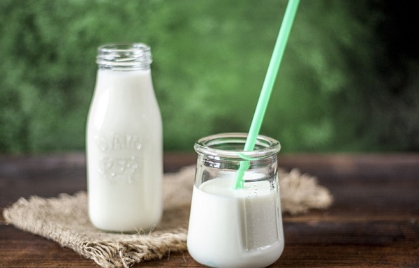 A javasolt tejmennyiség elfogyasztása csökkenti a metabolikus szindróma esélyét elhízott gyerekeknél