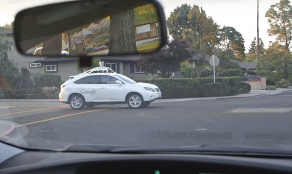 A Google önjáró autója a forgalomban