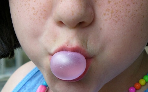 Cukormentes rágógumi előzheti meg a fogszuvasodást?
