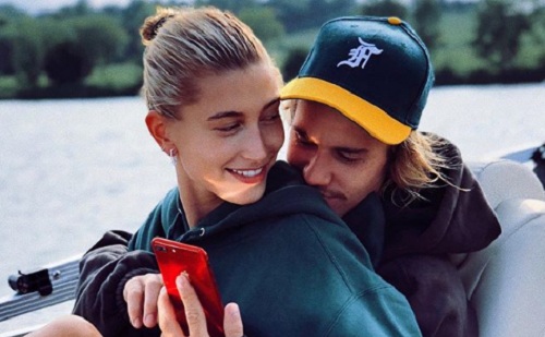 Hailey Baldwin levédeti a Bieber nevet