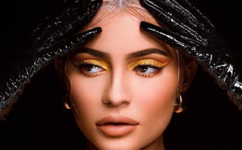 Kylie Jenner bőr kozmetikumokkal is előrukkol?