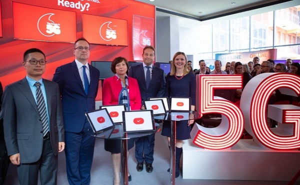A Vodafone műk&ouml;d&eacute;s k&ouml;zben mutatta be az 5G-technol&oacute;gi&aacute;t