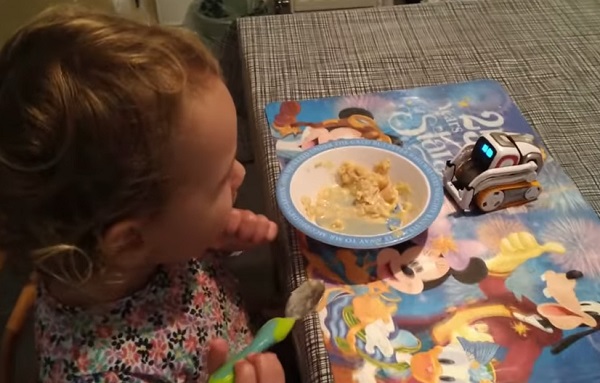 Az Anki Vector minirobotja hat&eacute;kony seg&iacute;ts&eacute;g a mindennapokban