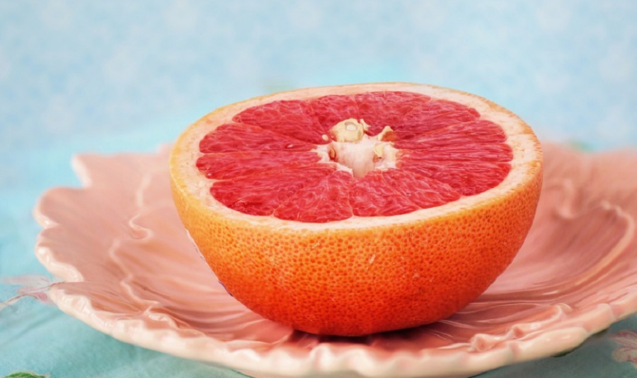 A grapefruit léként és egyben is hasznos zsírégető
