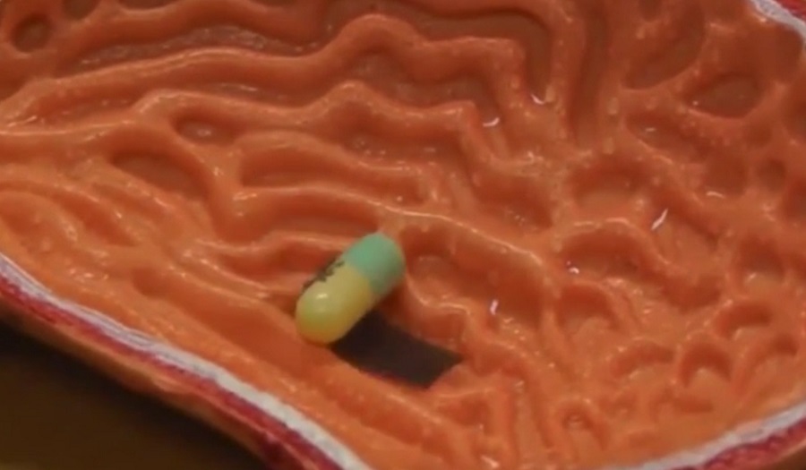 A sokl&aacute;b&uacute;, rugalmas minirobot gy&oacute;gyszert tud sz&aacute;ll&iacute;tani a szervezetben