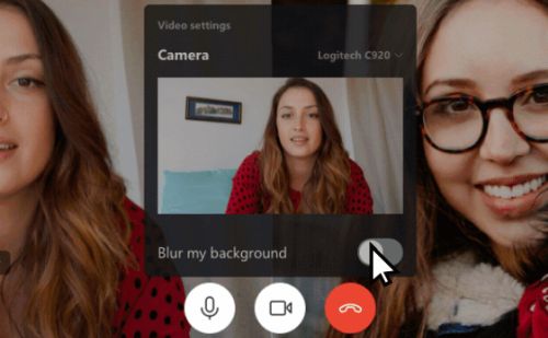 Mesterséges intelligenciával tudja elmosni a hátteret a Skype a videóhívásoknál