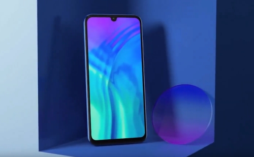 Nagy felbontású előlapi kamerát kapott a Huawei újdonsága, a Honor 10i okostelefon