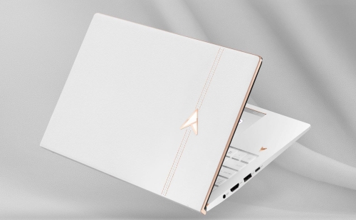 30 évnyi innovációt ünnepel az ASUS a luxus megjelenésű Zenbook Editon 30 laptoppal