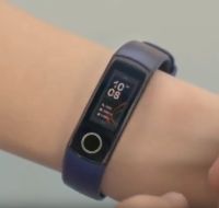 A HUAWEI HONOR Band 5 okoskarkötő kiváló funkciókkal rendelkezik