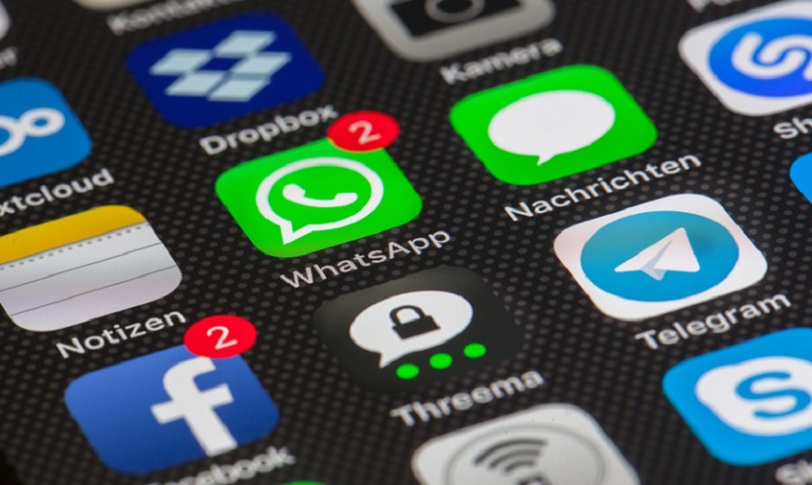 A Facebookon t&ouml;bb&eacute; nem okoznak stresszt az elhunytak sz&uuml;let&eacute;snapi k&ouml;sz&ouml;nt&eacute;sei