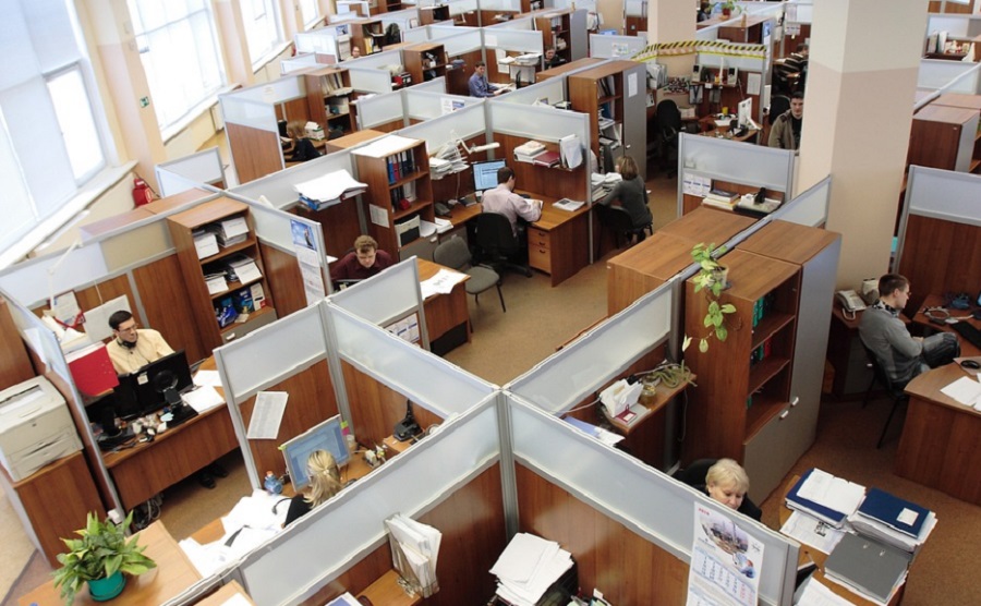 A mesters&eacute;ges intelligencia k&eacute;pes figyelni a dolgoz&oacute;k aktivit&aacute;s&aacute;t