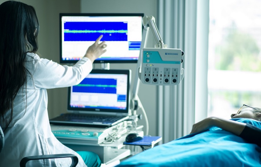 A mesters&eacute;ges intelligencia seg&iacute;thet a betegek kiszűr&eacute;s&eacute;ben, akik nagy es&eacute;llyel kihagyj&aacute;k az orvosn&aacute;l tett l&aacute;togat&aacute;st