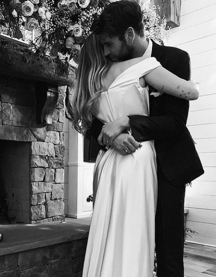 Miley Cyrus és Liam Hemsworth az esküvőn