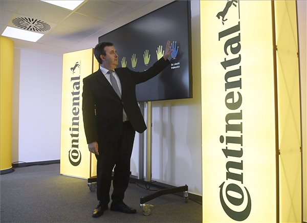 A Continental mesters&eacute;ges intelligencia fejlesztő k&ouml;zpontot nyitott