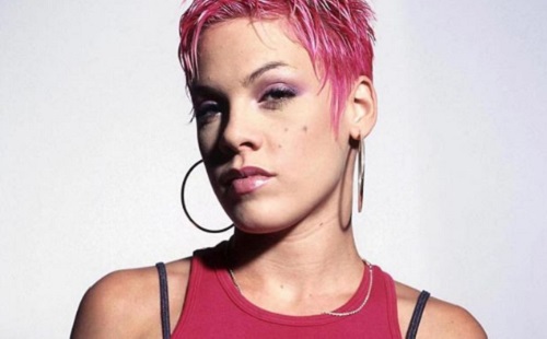 Pink bejelentette új single dalát