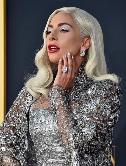 Lady Gaga kozmetikai márkát indít