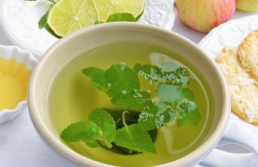 A menta tea kortyolgatása segíthet az allergiás tüneteken