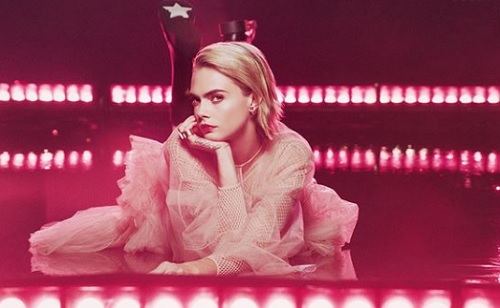 Cara Delevingne beismerte kapcsolatát