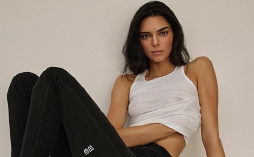 Kendall Jenner szingliként is boldog