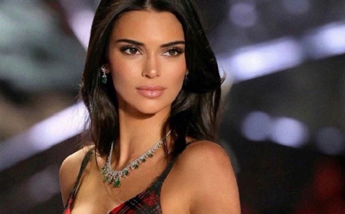 Kendall Jenner szakított 