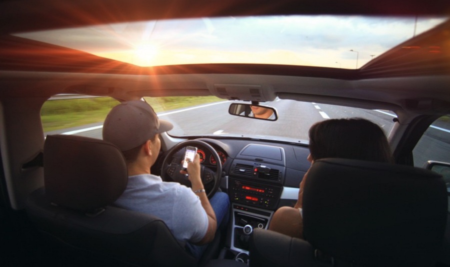 A j&ouml;vőben lesz m&oacute;d a sebess&eacute;g t&aacute;volr&oacute;l t&ouml;rt&eacute;nő korl&aacute;toz&aacute;s&aacute;ra