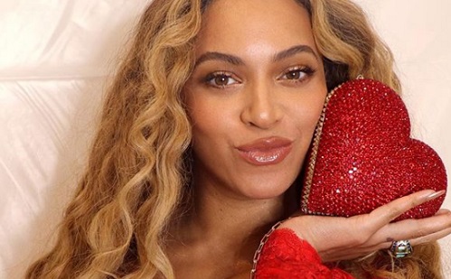Kiderült: így bánik Beyoncé a szempúderrel