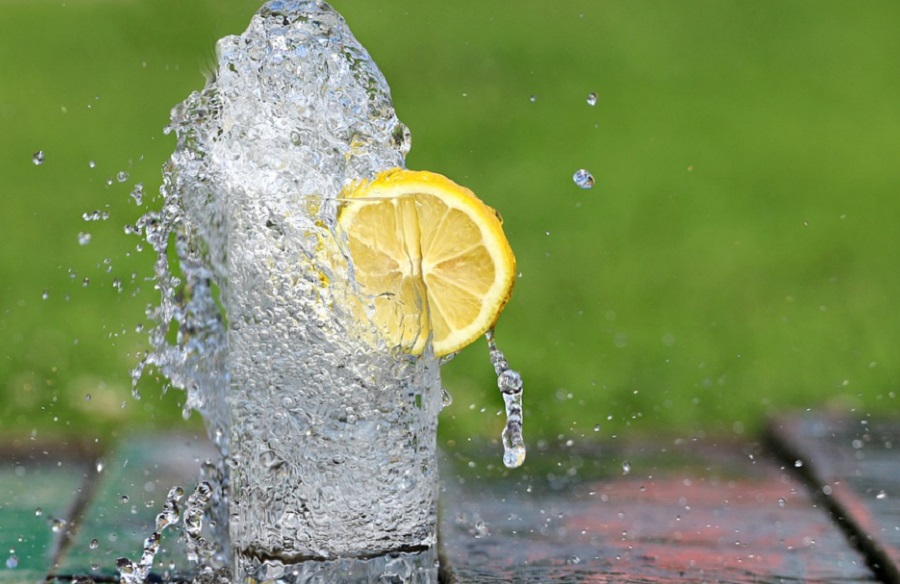 Több tévhit is olvasható a citromos vízzel kapcsolatban