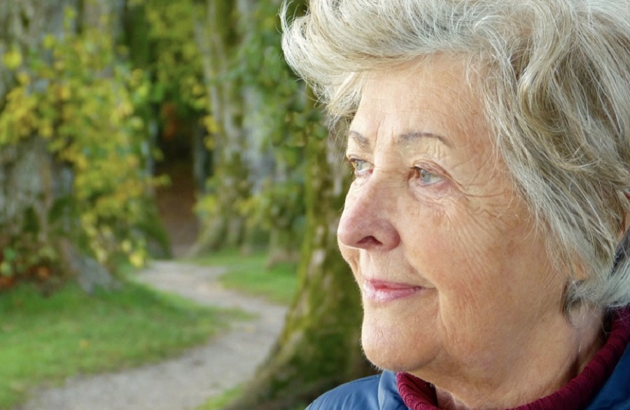 Az idősek körében előbb kialakulhat a demecia periodontitis esetén