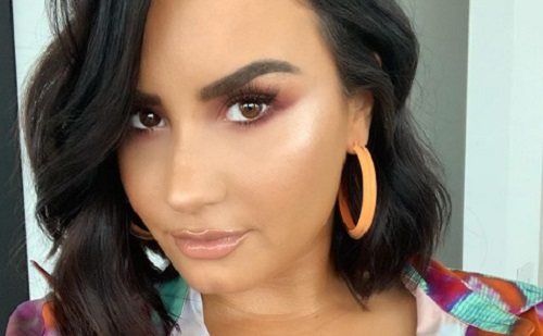 Demi Lovato megkeresztelkedett 