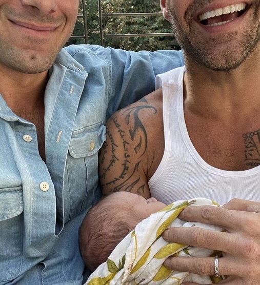 Ricky Martin és Jwan Yosef a kisfiúval