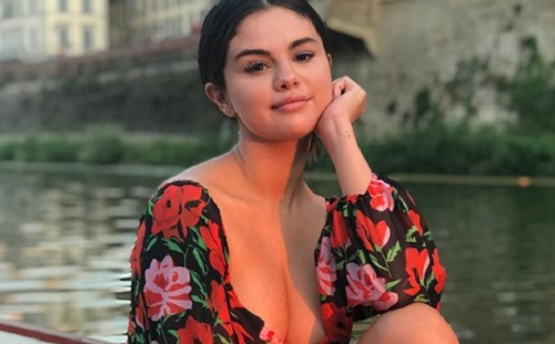 Selena Gomez dalban szólt be Justin Biebernek?